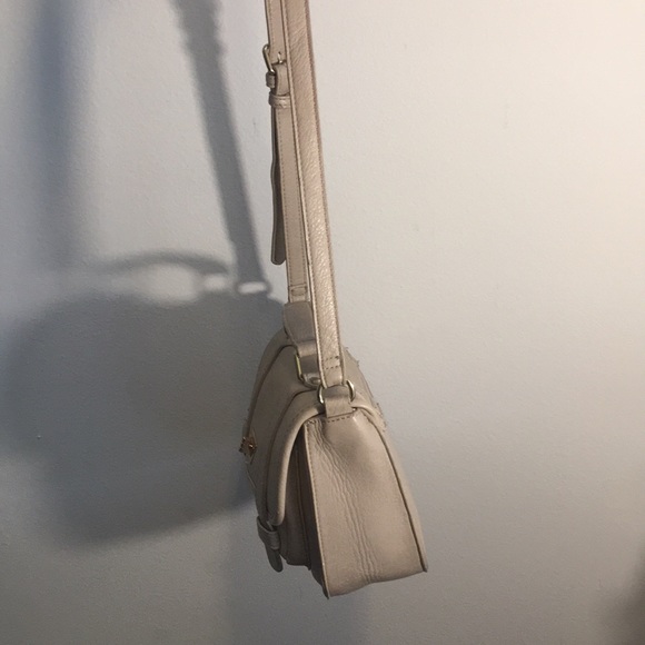 FOREVER 21 Patent leather crossbody handbag - Picture 6 of 7